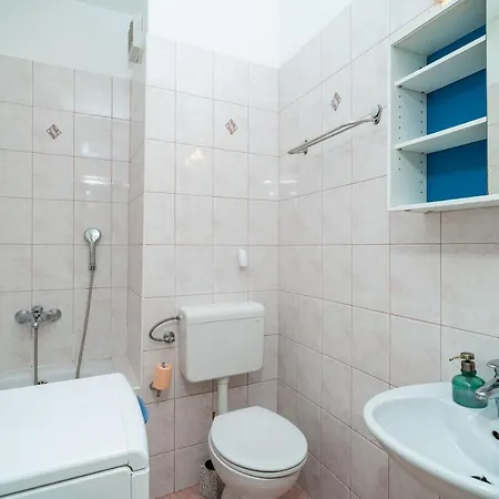 Apartman Lero *